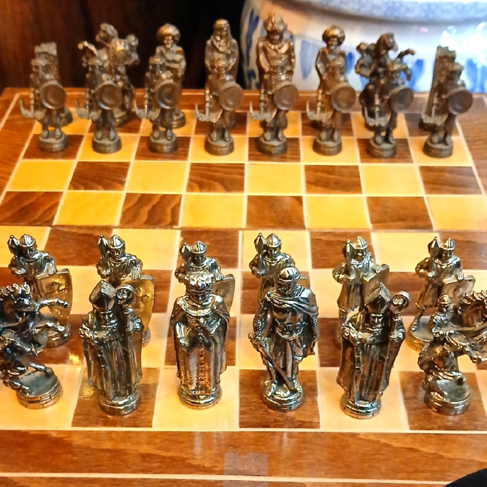 Luxury Bronze / Silver Crusader Chess Set